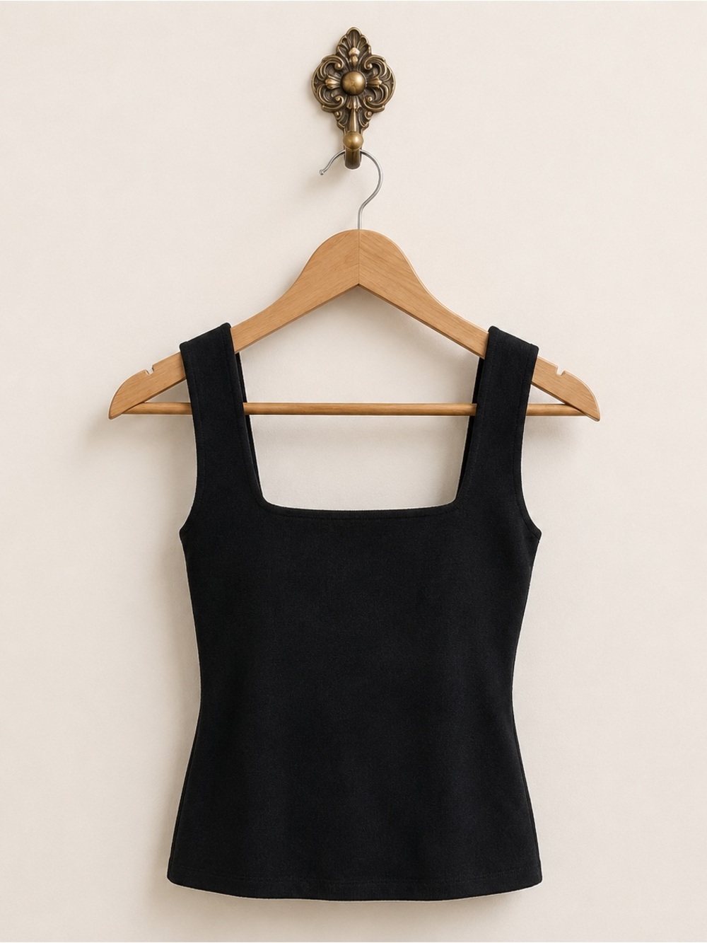 525 black sleeveless stretch fashion designer tank top L
